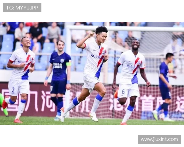 申花双将百场里程碑！汪海健徐皓阳赛前获荣誉加冕